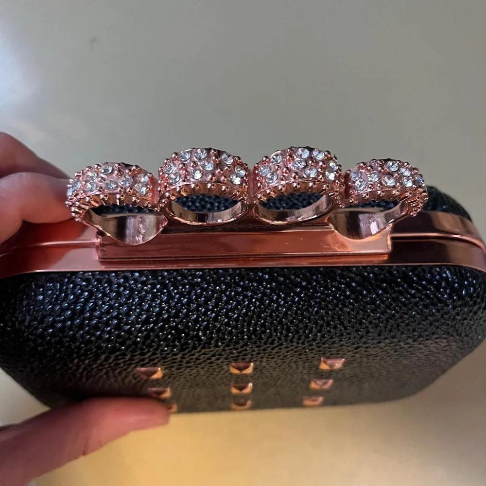 Clutch - Picture 5 of 5